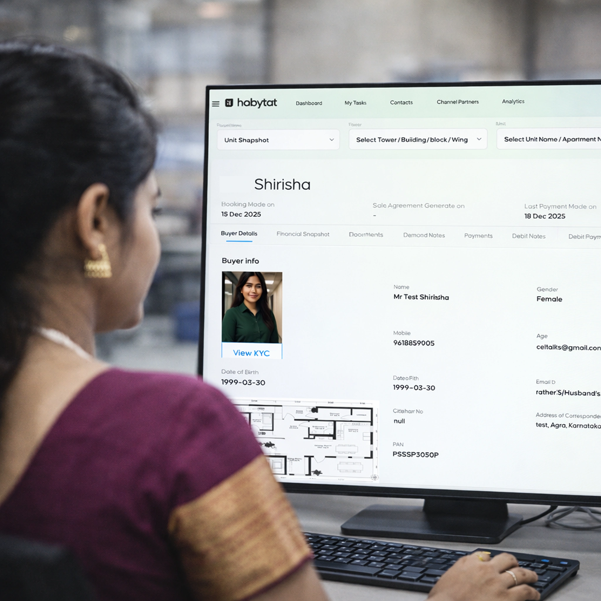 About features scroll big image